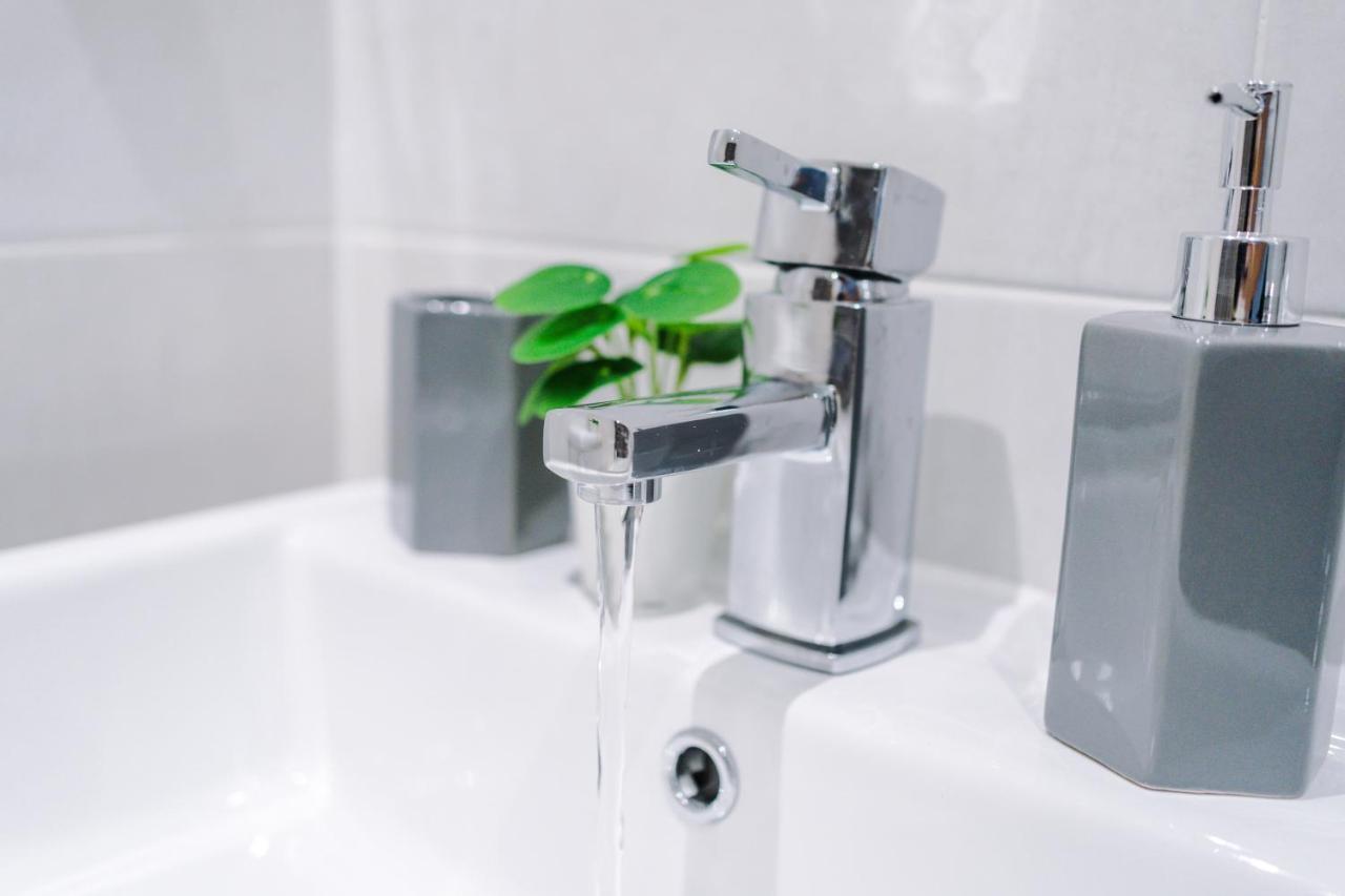 ✰Onpoint - Modern 2 Bed Apartment Close To Centre✰ Leeds  Luaran gambar