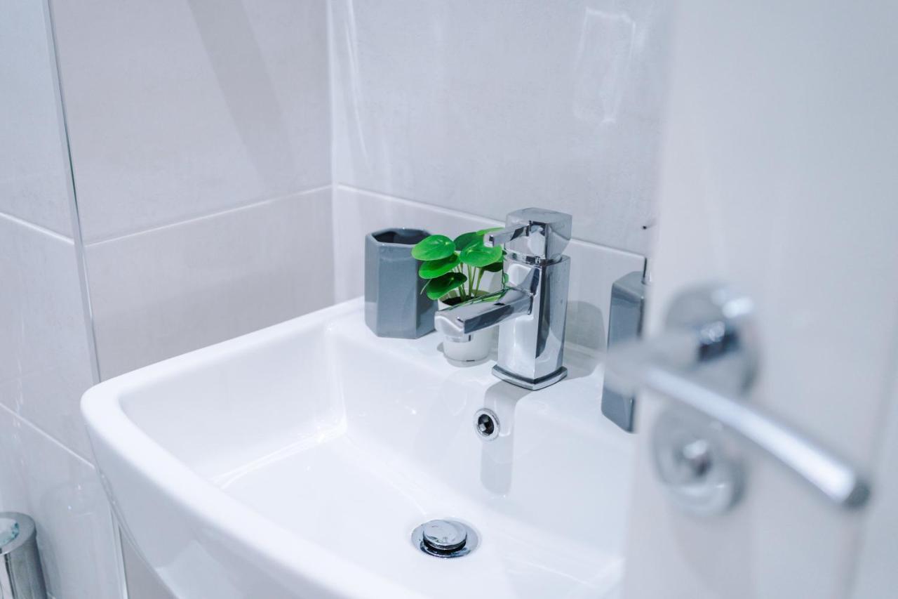 ✰Onpoint - Modern 2 Bed Apartment Close To Centre✰ Leeds  Luaran gambar