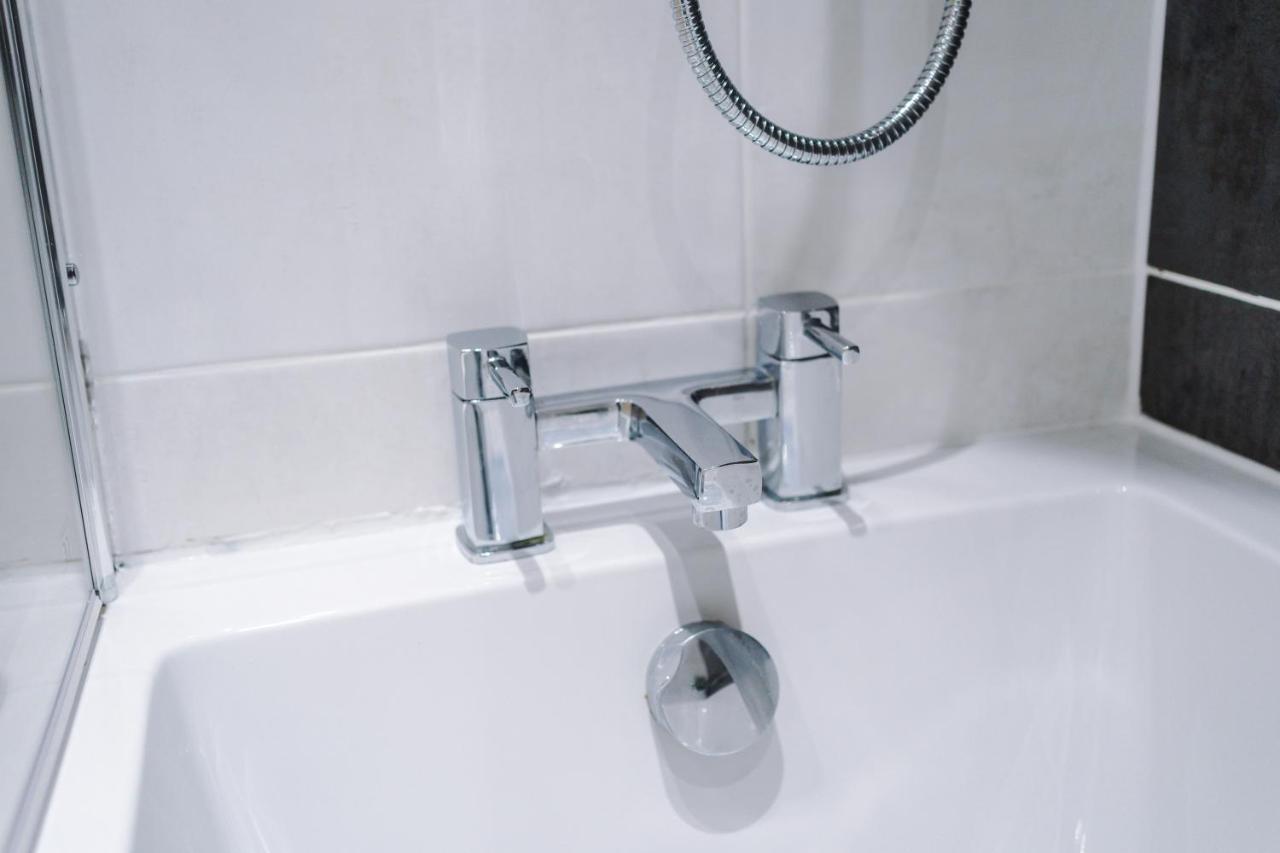 ✰Onpoint - Modern 2 Bed Apartment Close To Centre✰ Leeds  Luaran gambar